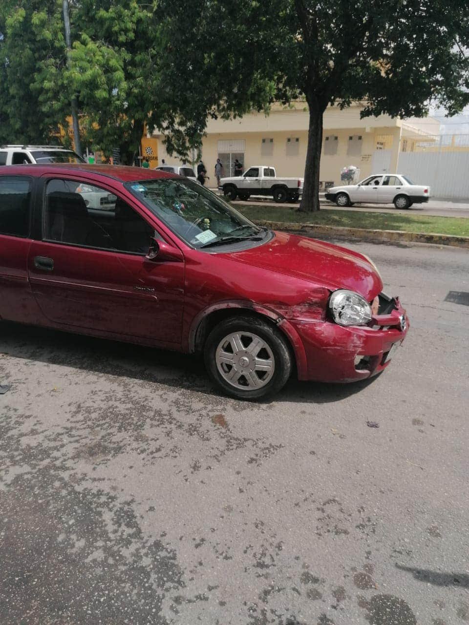 Un volquete provocó un accidente en el que se vieron involucrados tres