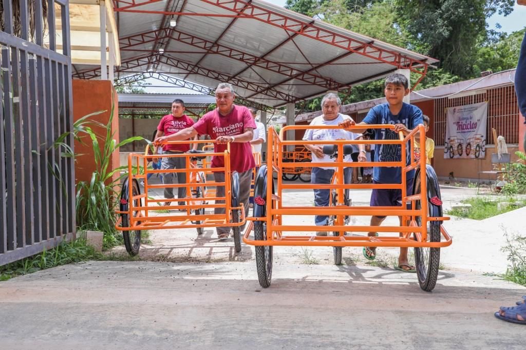 En Apoyo A Las Familias Entrega Ileana Canul Triciclos Para Traslado