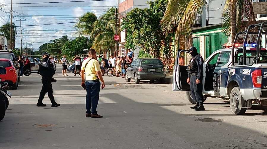 Balean a dos hombres en la Región 220 de Cancún uno sería policía